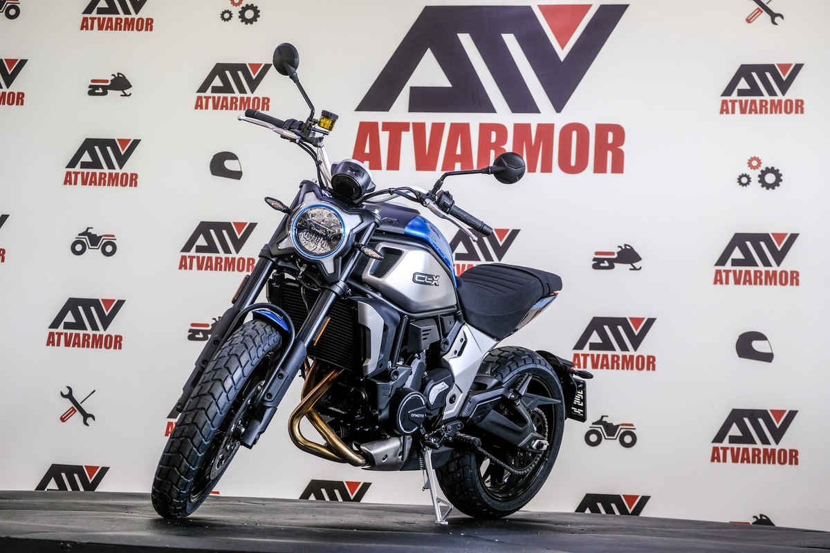 Яркий и мощный байк CFMOTO 700 CL-X уже в наличии