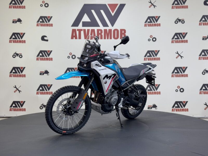 У нас в наличии легкий тур-эндуро CFMOTO 450MT