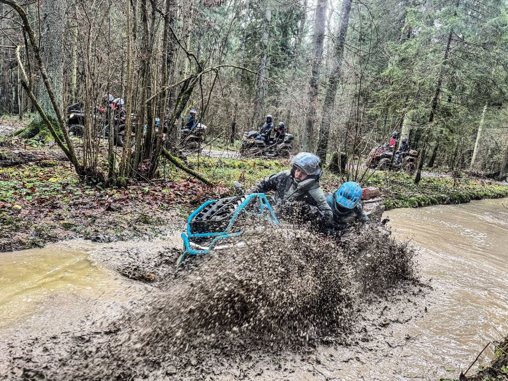 Команда ATVARMOR Club исследовала маршрут до кинопарка Москино