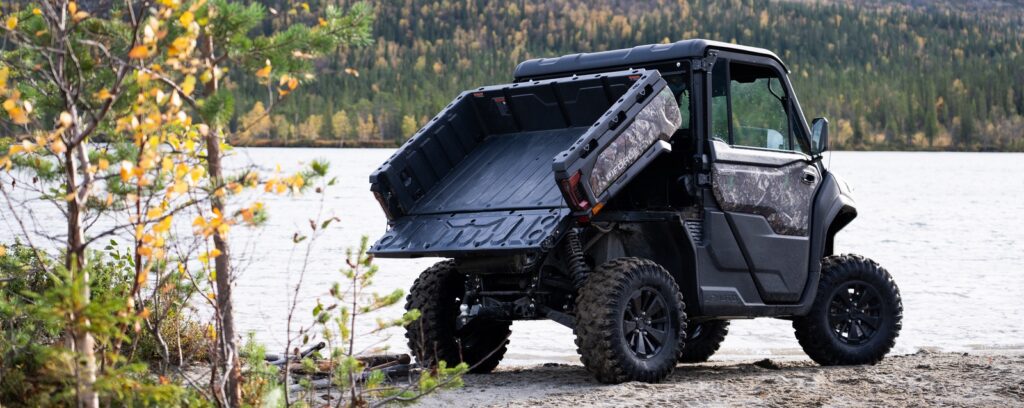 Народный CFMOTO UFORCE против легендарных Can-Am Traxter и Defender. Стоит ли платить больше?