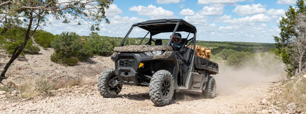 Народный CFMOTO UFORCE против легендарных Can-Am Traxter и Defender. Стоит ли платить больше?