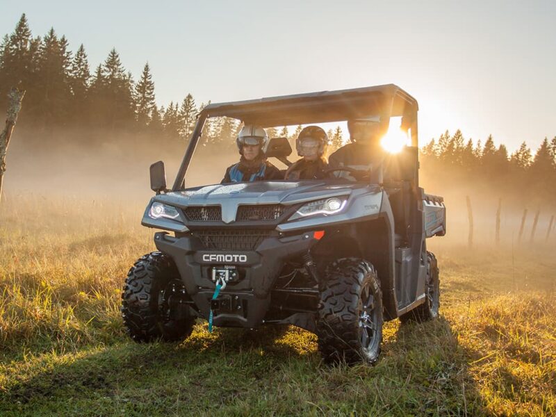 Народный CFMOTO UFORCE против легендарных Can-Am Traxter и Defender. Стоит ли платить больше?